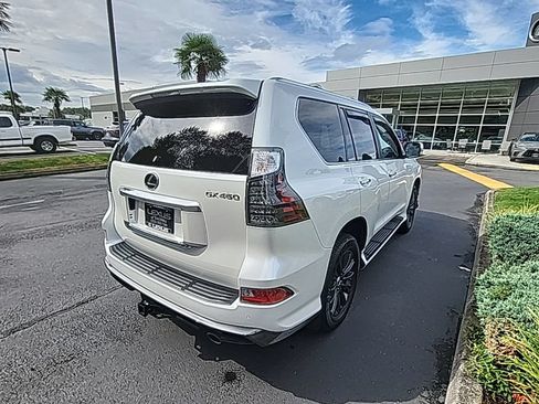 Certified 2023 Lexus GX 460 Luxury w/ Sport Design Package AWD/4WD image 5