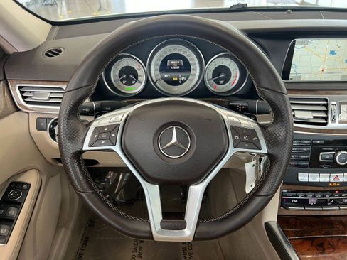 Used 2014 Mercedes-Benz E 350 4MATIC Sedan image 23
