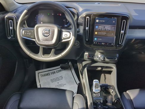 Used 2023 Volvo XC40 B5 Plus image 43