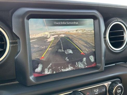 Used 2020 Jeep Gladiator Overland image 19