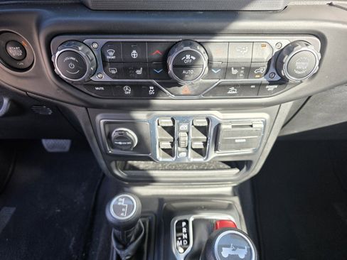 Used 2021 Jeep Wrangler Unlimited Sport image 21