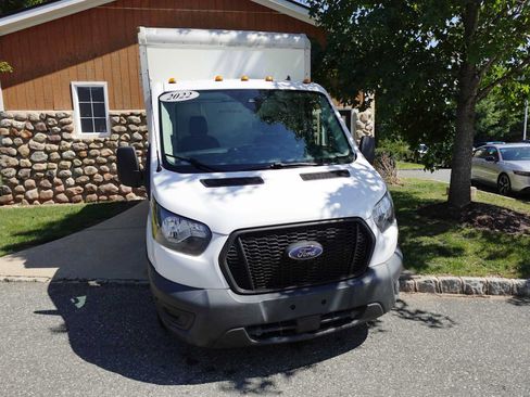Used 2022 Ford Transit 350 DRW RWD image 3