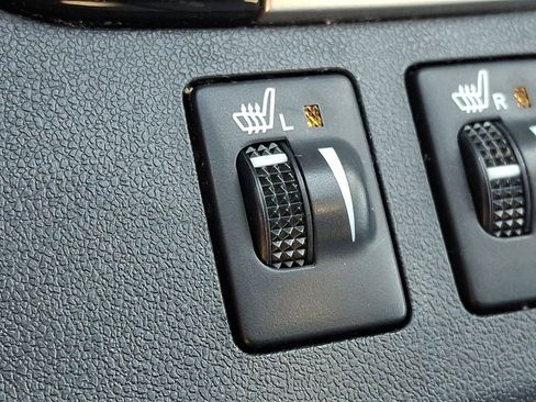 Used 2017 Toyota Highlander XLE image 25