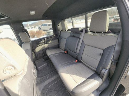 Used 2025 Chevrolet Silverado 2500 ZR2 w/ Technology Package image 24