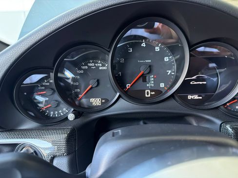 Used 2018 Porsche 911 Carrera RWD image 2