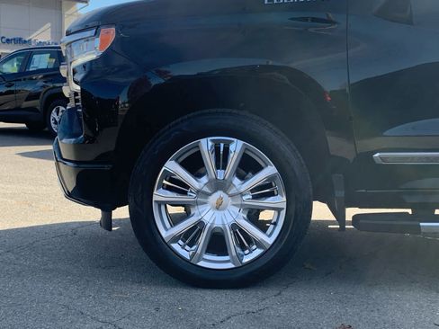 Certified 2022 Chevrolet Silverado 1500 High Country w/ High Country Premium Package image 11