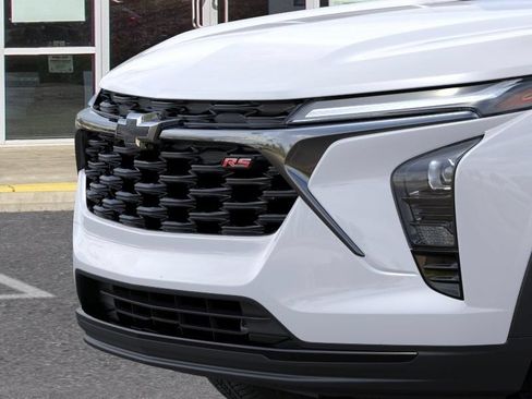 Used 2026 Chevrolet Trax RS w/ Sunroof Package FWD image 13