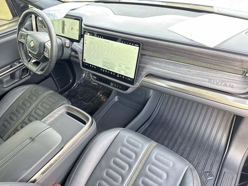 Used 2022 Rivian R1T Adventure AWD/4WD image 32