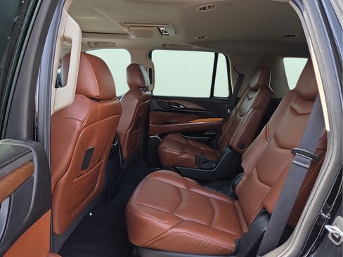 Used 2020 Cadillac Escalade Premium Luxury AWD/4WD image 11