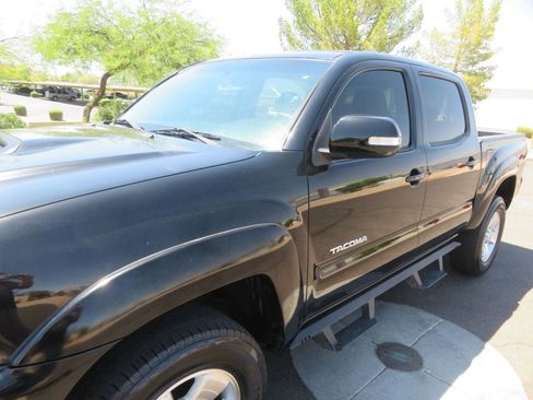 Used 2014 Toyota Tacoma PreRunner w/ TRD Sport Package RWD image 8