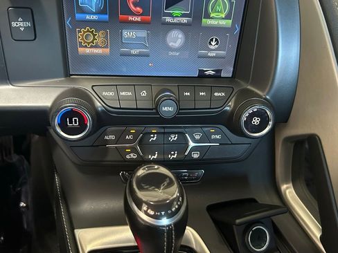 Used 2018 Chevrolet Corvette Stingray Coupe w/ Carbon Flash Badge Package RWD image 17