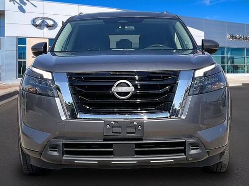 Used 2025 Nissan Pathfinder SV AWD/4WD image 3