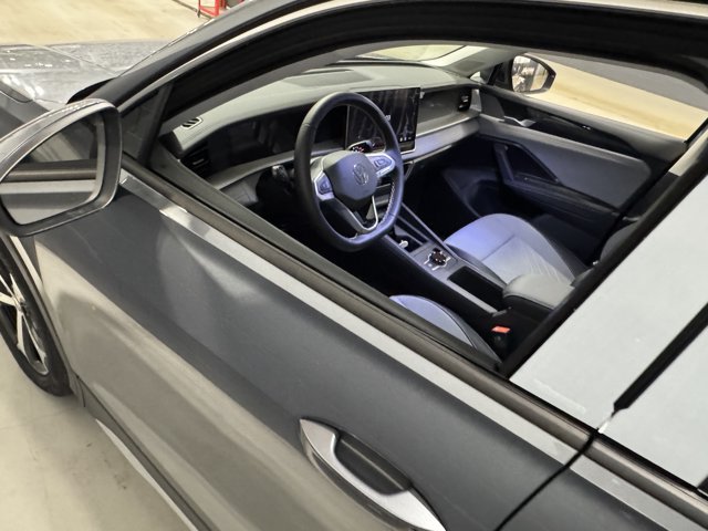 New 2026 Volkswagen Tiguan SE AWD/4WD image 16