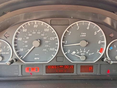 Used 2005 BMW 330Ci Convertible image 15