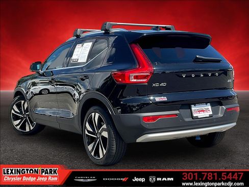 Used 2023 Volvo XC40 B5 Ultimate w/ Climate Package AWD/4WD image 4