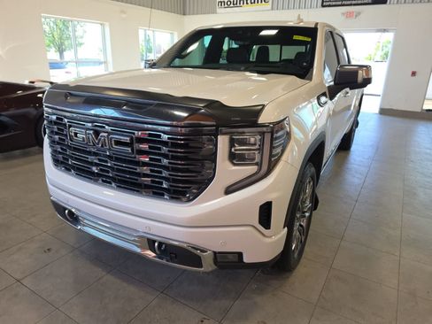 Used 2023 GMC Sierra 1500 Denali Ultimate AWD/4WD image 2