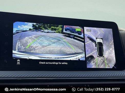 Certified 2025 Nissan Kicks SR FWD image 30