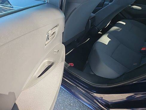 Used 2022 Toyota Corolla LE image 34
