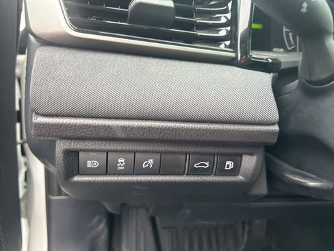 Used 2025 Toyota Camry LE FWD image 22