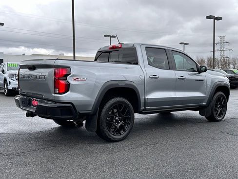 Used 2024 Chevrolet Colorado Z71 w/ LPO, Dark Essentials Package image 10