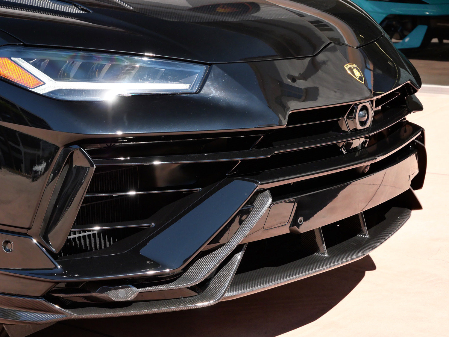 Used 2024 Lamborghini Urus Performante AWD/4WD image 38