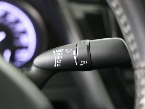 Used 2021 Toyota Camry SE image 14