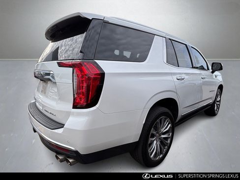 Used 2021 GMC Yukon Denali w/ Denali Premium Package image 3