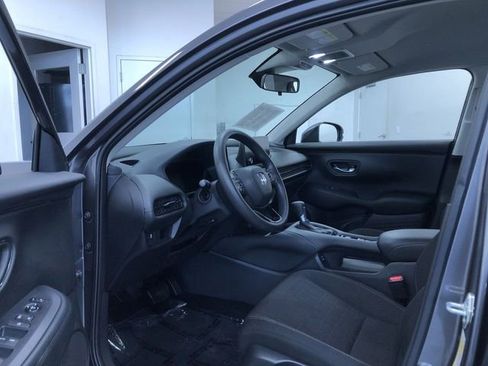 Used 2025 Honda HR-V LX image 10