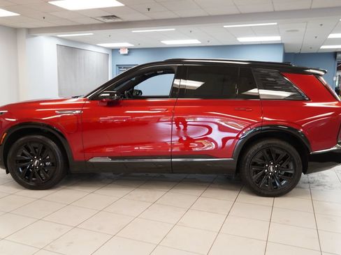 Used 2026 Cadillac Vistiq Sport AWD/4WD image 2