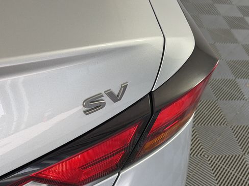 Used 2024 Nissan Altima 2.5 SV FWD image 16