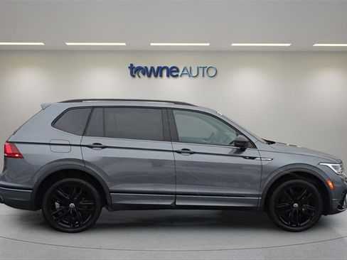 Used 2022 Volkswagen Tiguan SE R-Line image 6