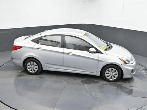 Used 2016 Hyundai Accent SE FWD image 28