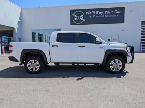 Used 2017 Toyota Tundra Platinum image 4