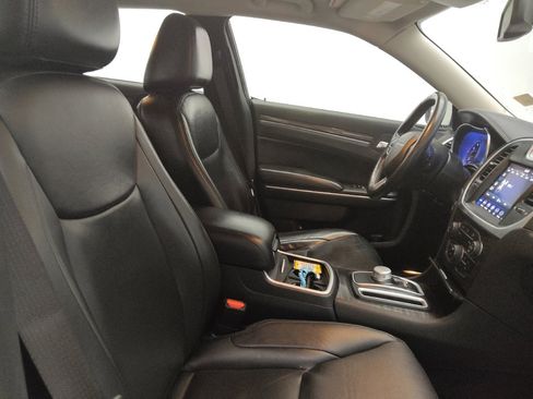 Used 2021 Chrysler 300 Touring L w/ Popular Equipment Group RWD image 21