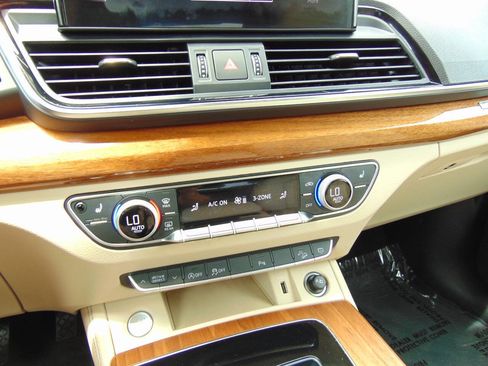 Used 2022 Audi Q5 2.0T Premium Plus w/ Premium Plus Package image 24