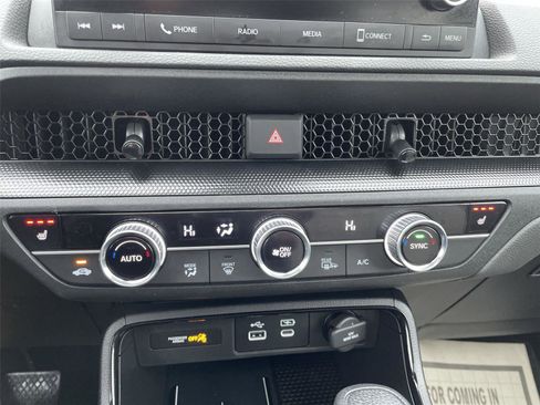 Used 2024 Honda CR-V EX image 19