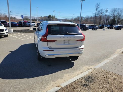 Used 2023 Volvo XC60 B5 Plus w/ Climate Package image 6