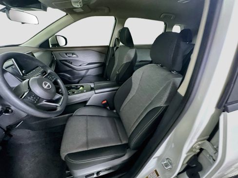 Used 2023 Nissan Rogue SV FWD image 13