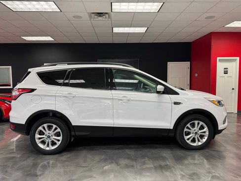 Used 2018 Ford Escape SE image 7