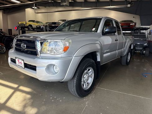 Used 2005 Toyota Tacoma PreRunner image 31
