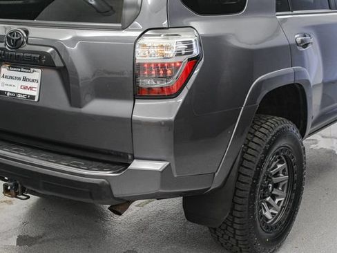 Used 2022 Toyota 4Runner TRD Off-Road Premium AWD/4WD image 10