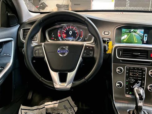 Used 2016 Volvo V60 T5 Premier image 6