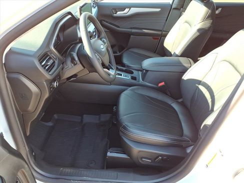 Used 2025 Ford Escape Base w/ PHEV Premium Package image 5