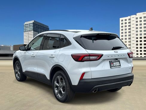 Used 2025 Ford Escape ST-Line Select AWD/4WD image 3