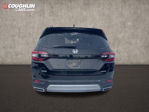 Used 2023 Honda Pilot Elite image 3