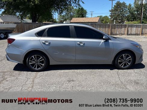 Used 2024 Kia Forte LXS FWD image 8