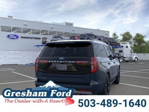 New 2026 Ford Expedition Platinum image 9