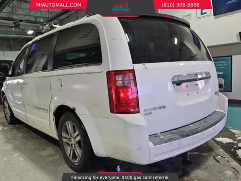 Used 2009 Dodge Grand Caravan SXT image 2