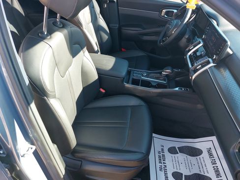 Used 2022 Kia Sorento S w/ Panoramic Sunroof Package image 10