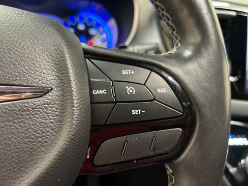 Used 2019 Chrysler Pacifica Touring-L Plus w/ S Appearance Package FWD image 22